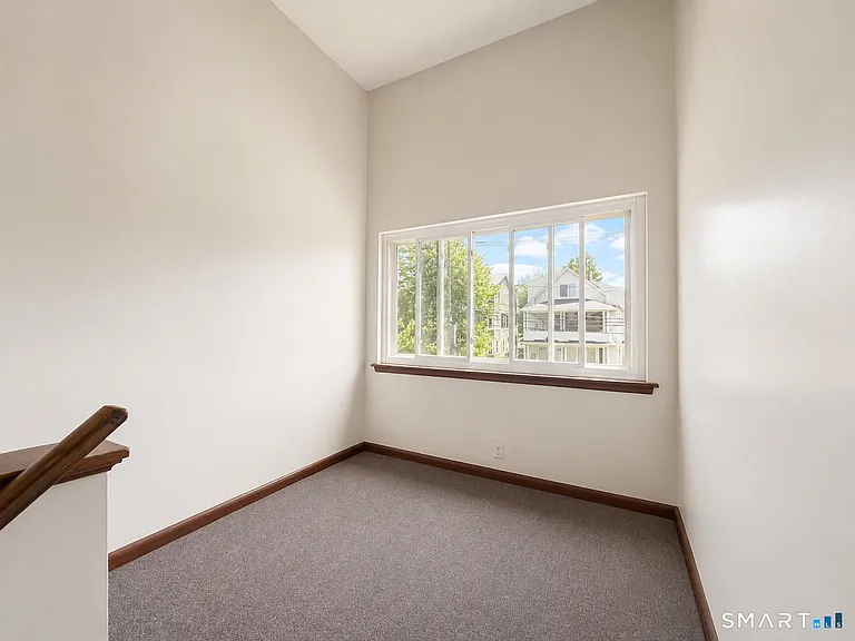23 Oakwood Ave #AA1 — Photo 3
