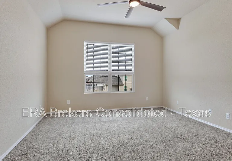 10610 Green Lake Dr — Photo 11