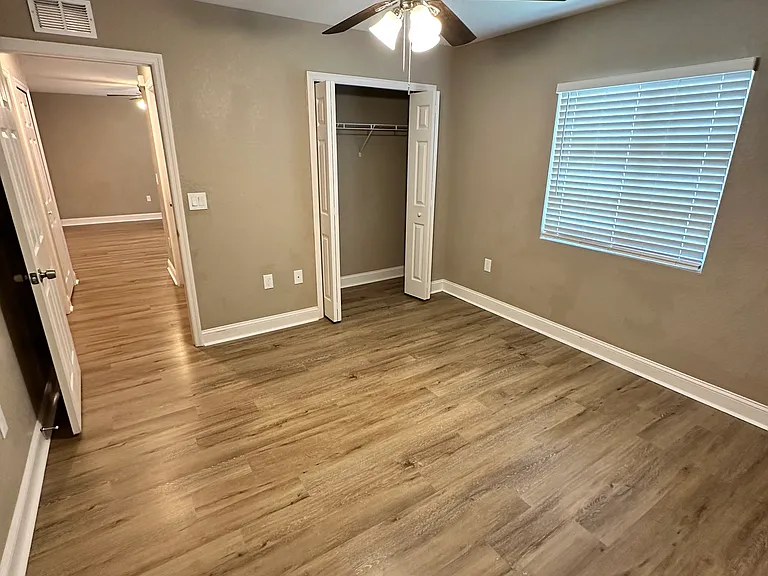1139 Sycamore St — Photo 7