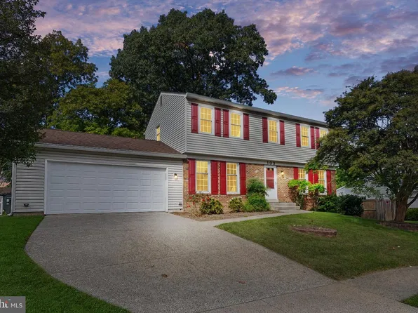 103 N Cameron St, Sterling, VA 20164