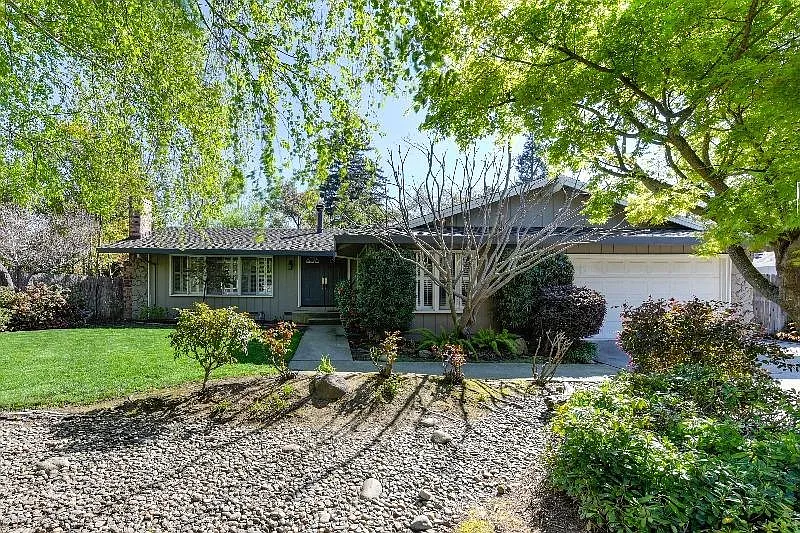 8617 Pendleton Dr photo 1