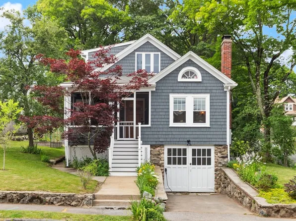 61 Fiske Ave, Waltham, MA 02453