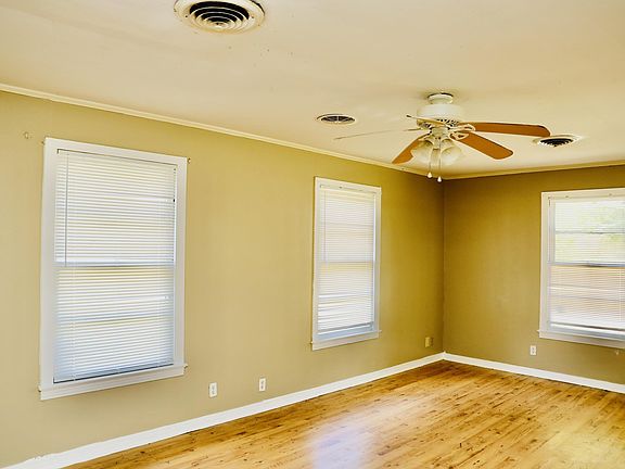 4th image of 1102 Eastland Ave