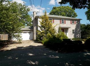 10 Cloverdale Rd, Cranston, RI 02905