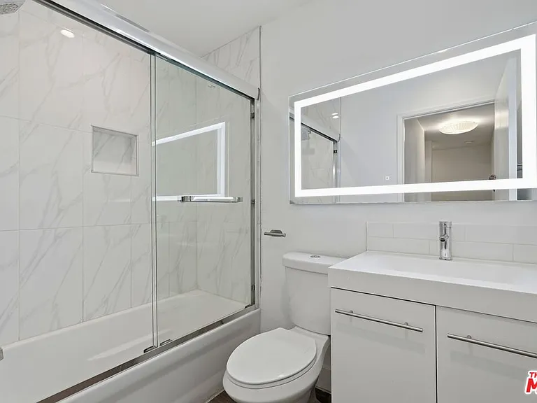 1120 Irolo St #102 — Photo 9