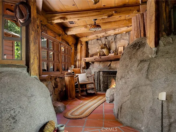 26068 Fire Hall Loop, Twin Peaks, CA 92391