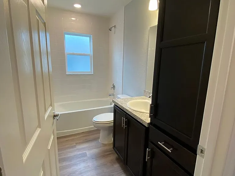 595 Lorient Dr — Photo 6