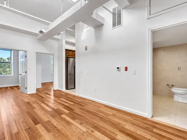 850 Grand Ave Unit 206, New Haven, CT 06511