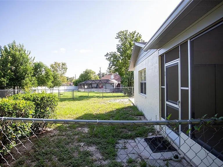 10124 Carrin Rd — Photo 17