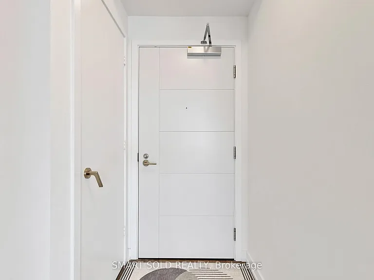 203 College St #1405 — Photo 31