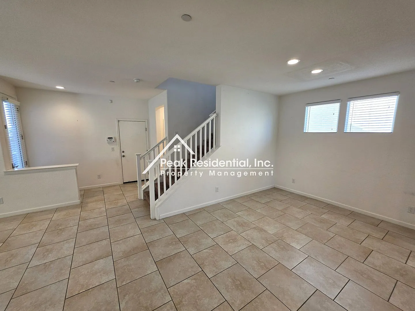 Very Nice 3bd/2.5ba North Natomas Home with 2 Car Garage — Photo 4