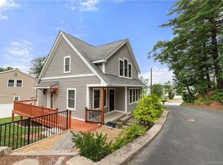 11 Green St, Ellington, CT 06029