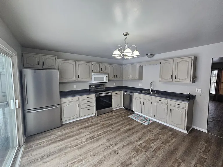 2110 Frisch Rd — Photo 2