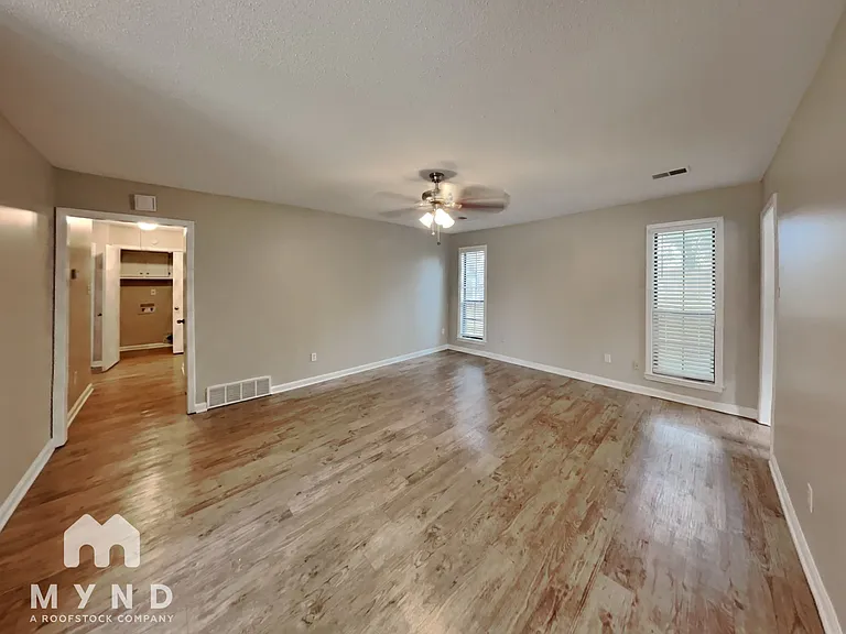 7256 Rose Trail Dr — Photo 3