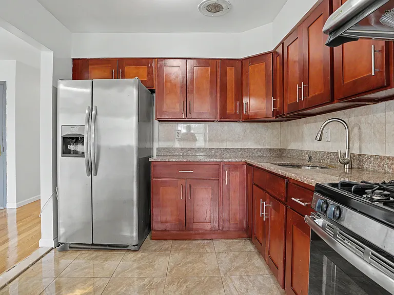 10310 92nd St #3 — Photo 5