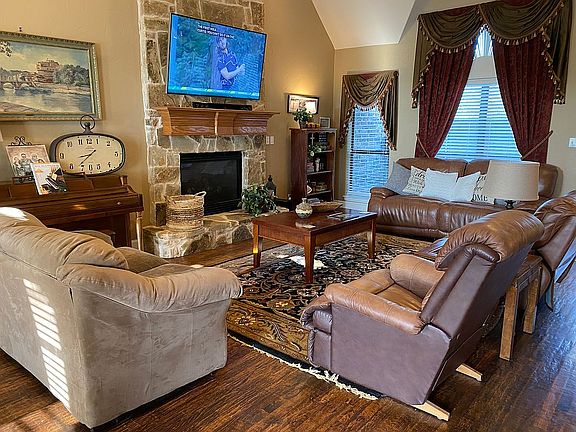 4th image of 2307 Peachtree Ct