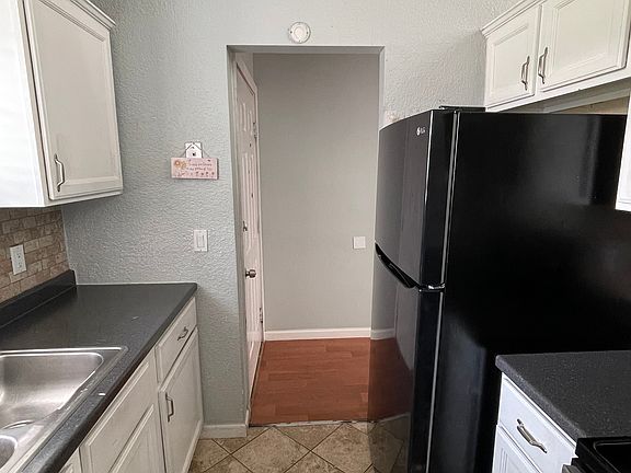 4th image of 2460 Seabury Pl N