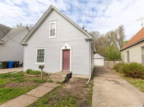 1035 S 23rd St, Lincoln, NE 68510