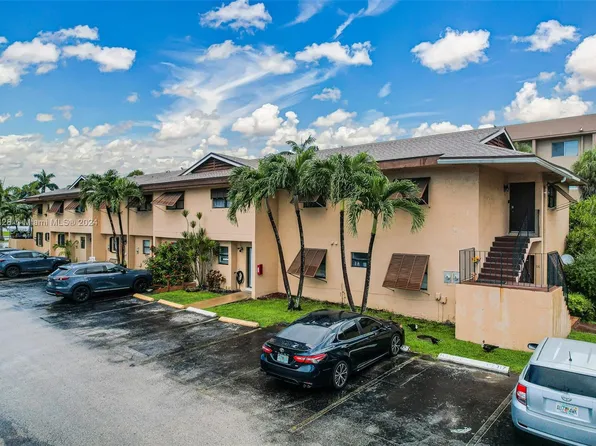 6850 NW 173rd Dr APT 108, Hialeah, FL 33015