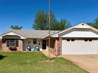 124 Rawlings Dr, Clinton, OK 73601