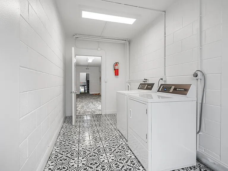721 Meadow Wood Laundry