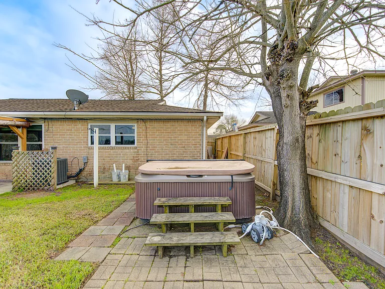 9901 Thrush St — Photo 6