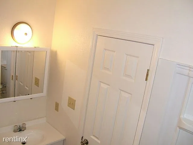 1002 N Hemlock St — Photo 68