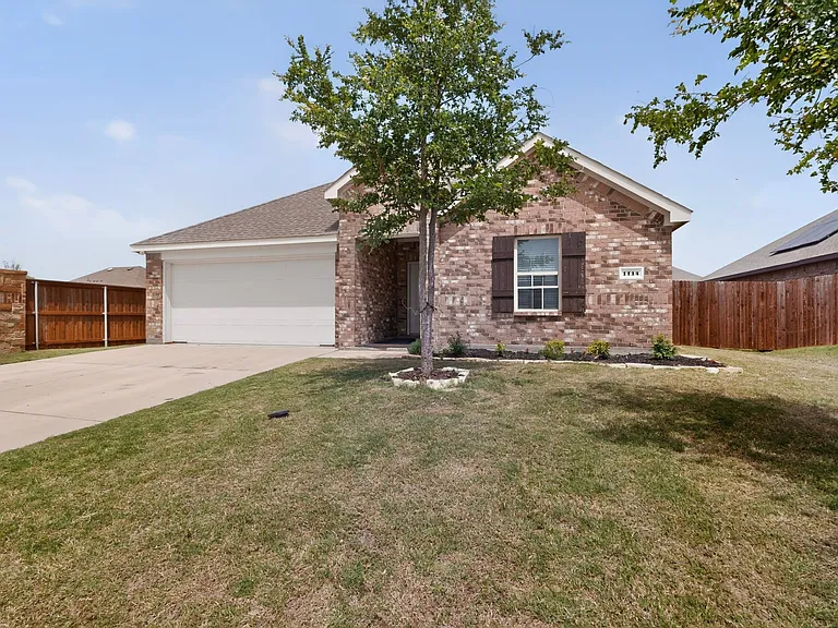 1114 Emerald Gate Dr — Photo 6