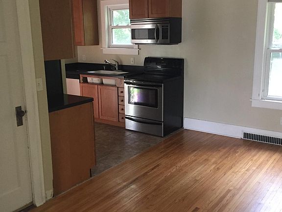 3rd image of 37 Highland Dr