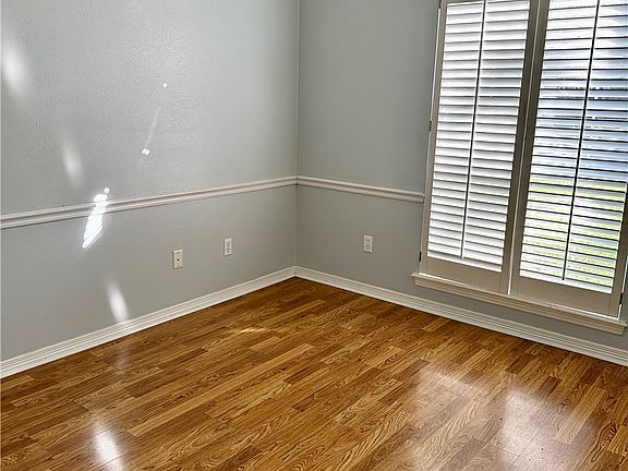 2nd image of 2900 Mirrormere Cir