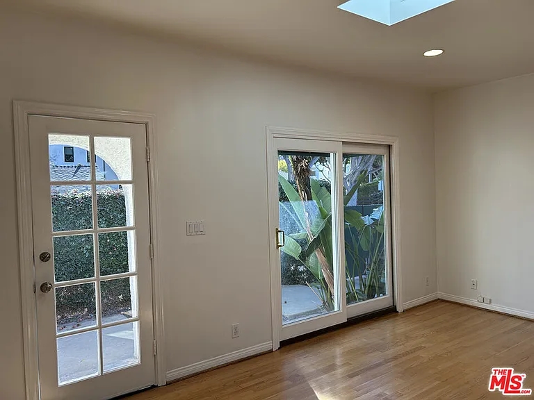 8711 Sherwood Dr — Photo 5