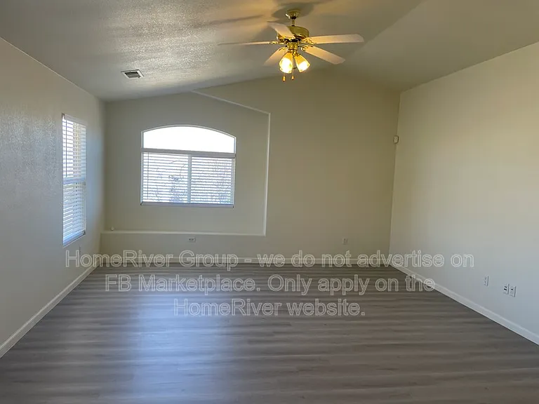 1100 Diamondback Dr NE — Photo 18
