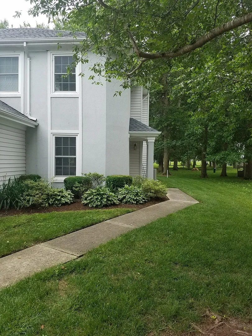Fantastic Town Home On Greenbrier Fairways Golf Course! — Photo 1