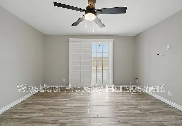 387 E Nubia St — Photo 20