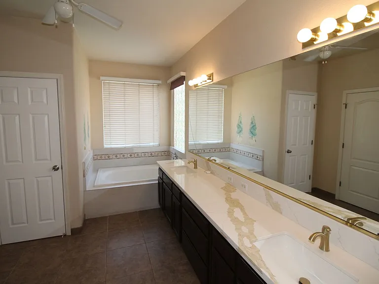 2542 E Omaha Ave — Photo 13