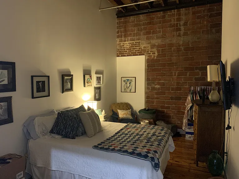240 1st St NE #4 — Photo 5