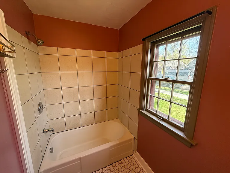 1402 W Lemp St — Photo 17