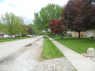 1914 Lynwood Dr, Champaign, IL 61821