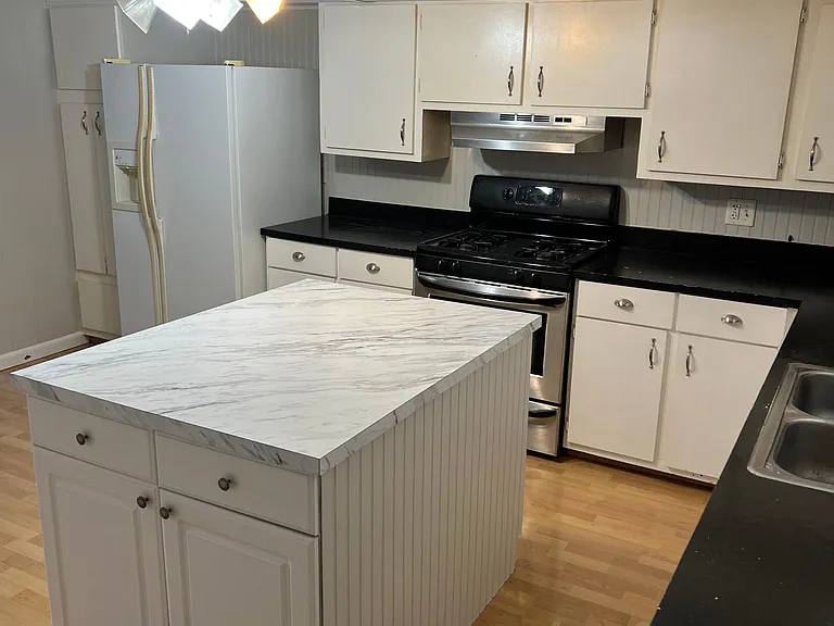 7852 Saint Claire Ln — Photo 8