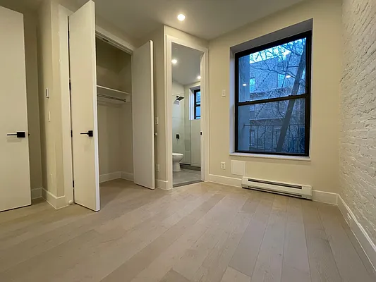 Rented by HOLTON REAL ESTATE INC. | media 19