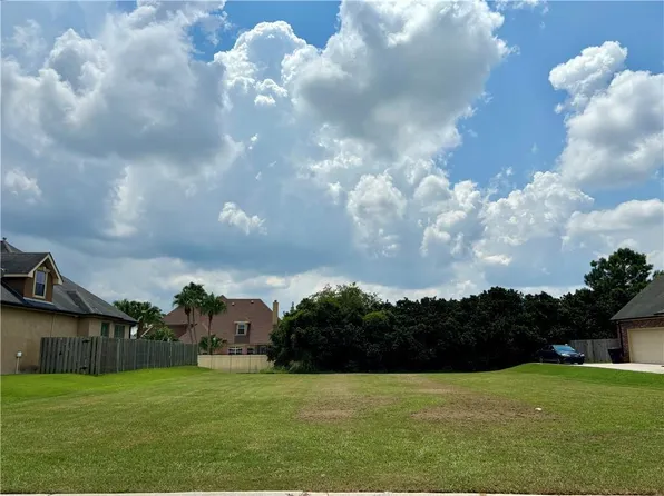 119 Chapel Hill Rd, Belle Chasse, LA 70037