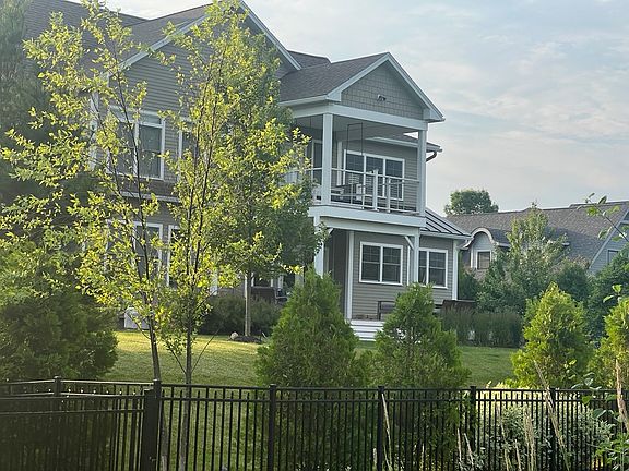 4th image of 451 Golf Course Rd