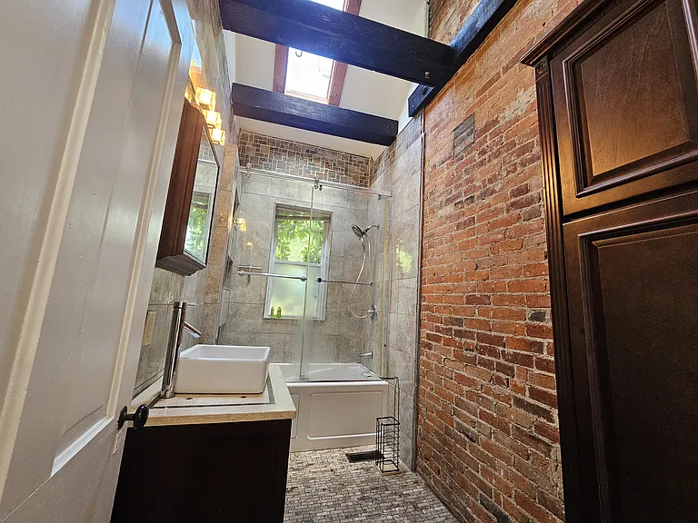 943 Highland St — Photo 20