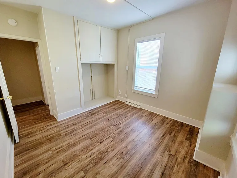 327 3rd Ave #6 — Photo 5