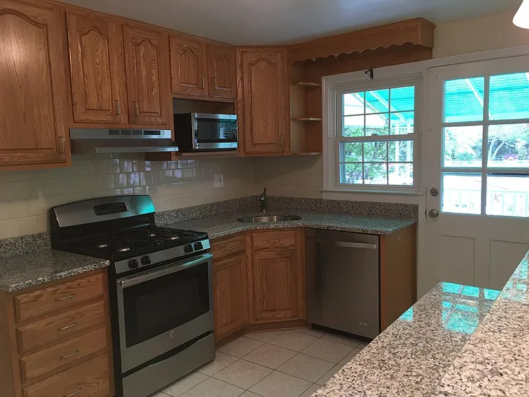 8505 Pleasant Plains Rd — Photo 6