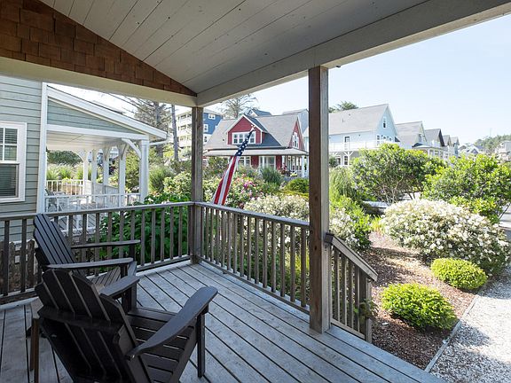 5th image of 2783 SW Anemone Ave