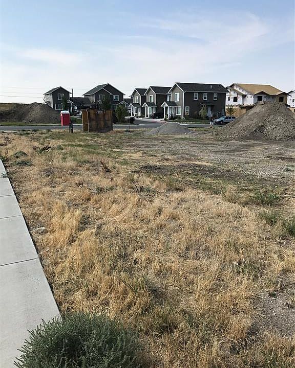 2nd image of 3306 Fen Way