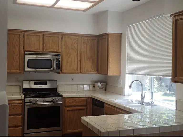 2930 Mallorca Ln — Photo 7
