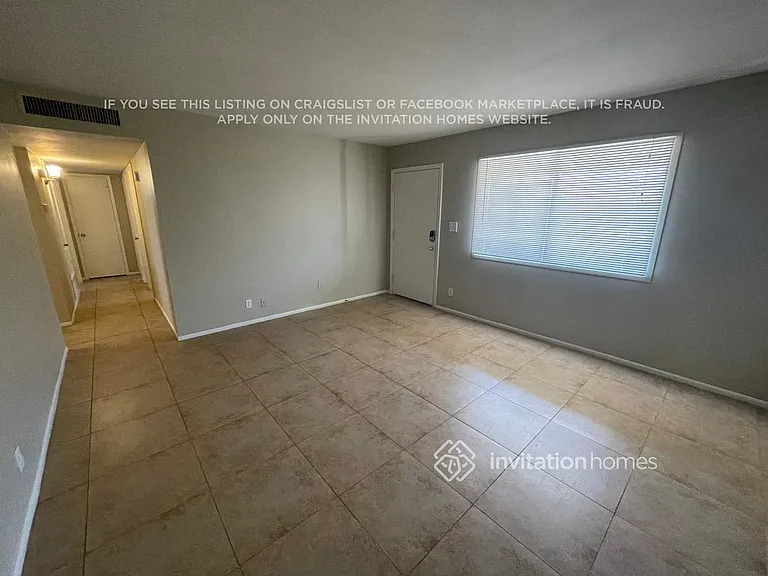 823 W 17th Pl — Photo 2