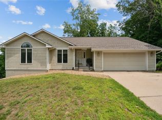 3350 Old Orchard Rd NE, Cedar Rapids, IA 52402